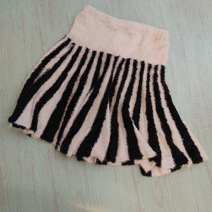 ModeLia Black & White Faux Fur Skirt XL Soft!